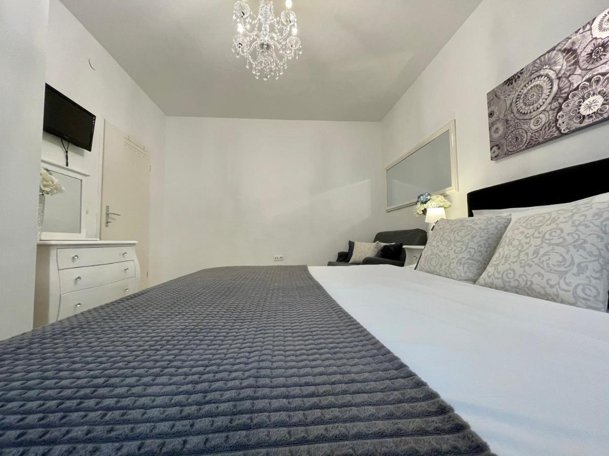 Central Square Guest House Zadar Exterior photo